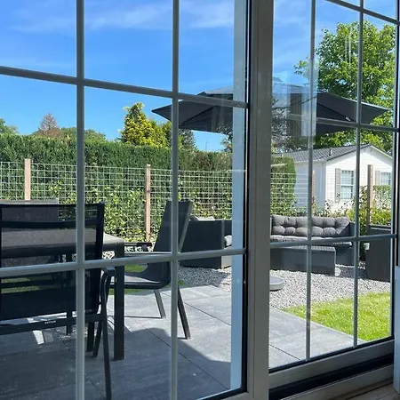 64, Charming Nature Retreat, Near Efteling, With Private Parking & Garden