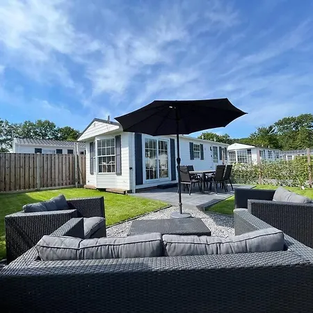 64, Charming Nature Retreat, Near Efteling, With Private Parking & Garden