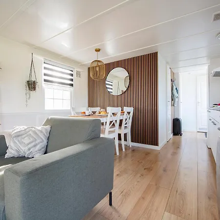 64, Charming Nature Retreat, Near Efteling, With Private Parking & Garden Chalet *