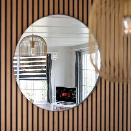 64, Charming Nature Retreat, Near Efteling, With Private Parking & Garden Chalet *