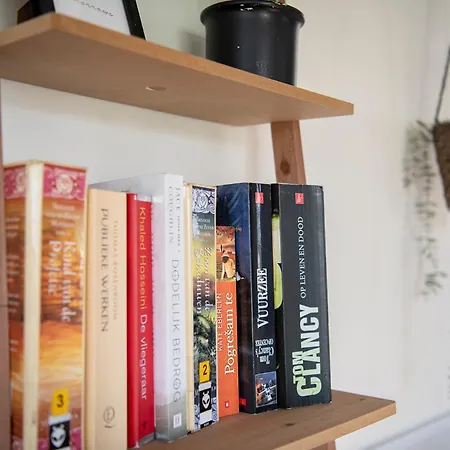 Chalet 64, Charming Nature Retreat, Near Efteling, With Private Parking & Garden