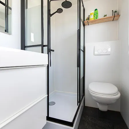 Chalet 64, Charming Nature Retreat, Near Efteling, With Private Parking & Garden Oisterwijk