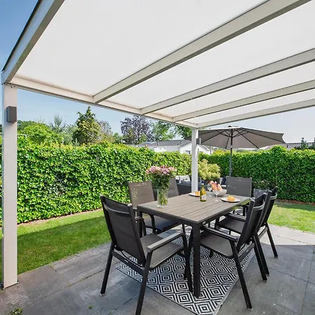 Chalé 64, Charming Nature Retreat, Near Efteling, With Private Parking & Garden