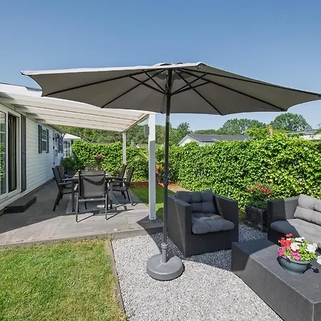 Chalé 64, Charming Nature Retreat, Near Efteling, With Private Parking & Garden Oisterwijk