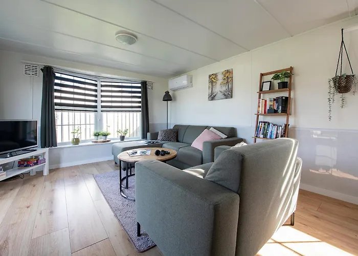 64, Charming Nature Retreat, Near Efteling, With Private Parking & Garden *