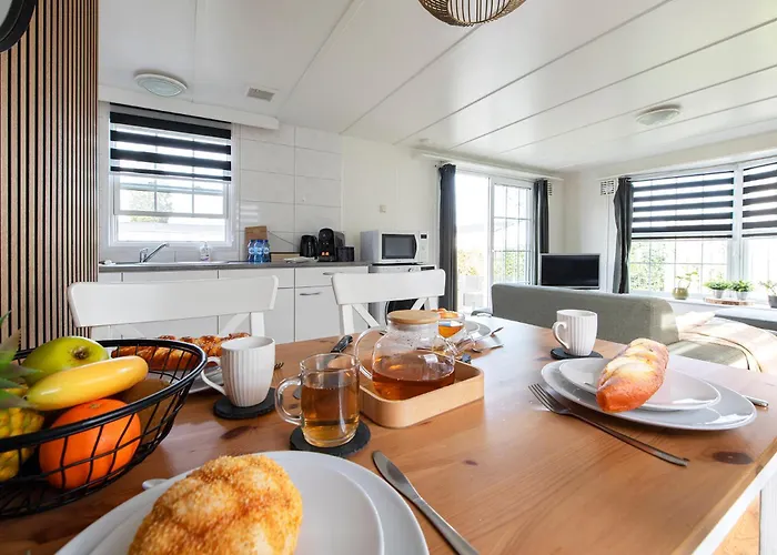 Σαλέ 64, Charming Nature Retreat, Near Efteling, With Private Parking & Garden