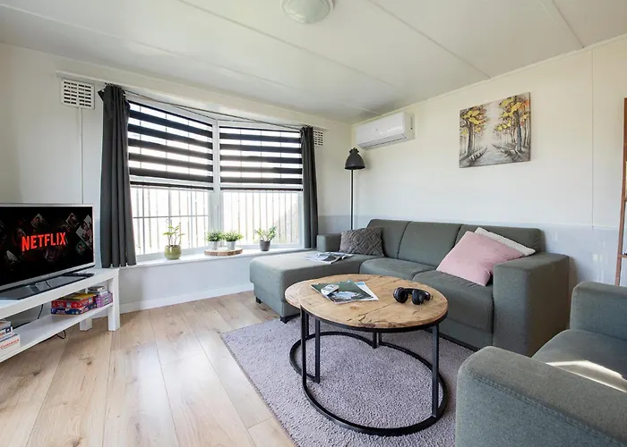 Σαλέ 64, Charming Nature Retreat, Near Efteling, With Private Parking & Garden *