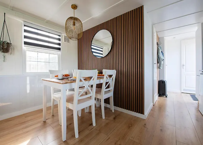 64, Charming Nature Retreat, Near Efteling, With Private Parking & Garden *