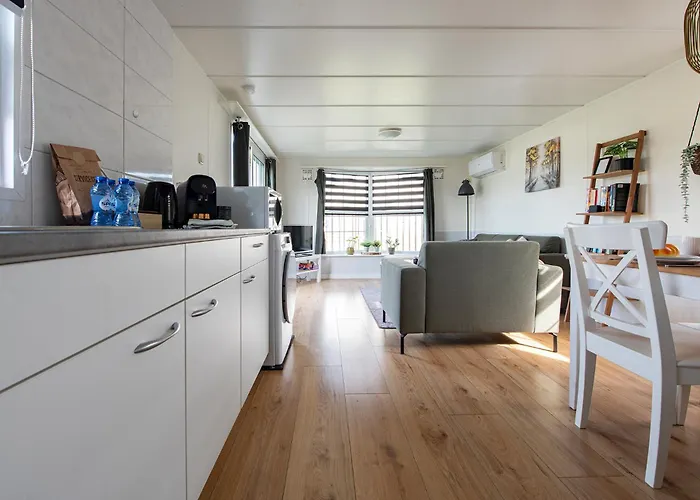 Σαλέ 64, Charming Nature Retreat, Near Efteling, With Private Parking & Garden *