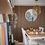 64, Charming Nature Retreat, Near Efteling, With Private Parking & Garden 샬레 오이스터위지크