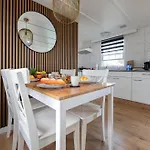 64, Charming Nature Retreat, Near Efteling, With Private Parking & Garden 오이스터위지크