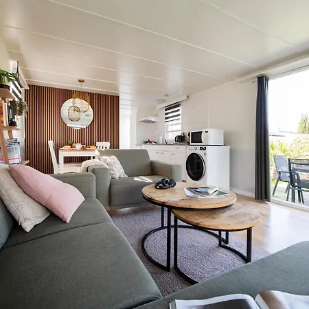 64, Charming Nature Retreat, Near Efteling, With Private Parking & Garden *