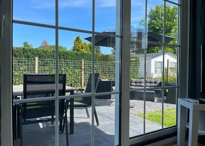 64, Charming Nature Retreat, Near Efteling, With Private Parking & Garden